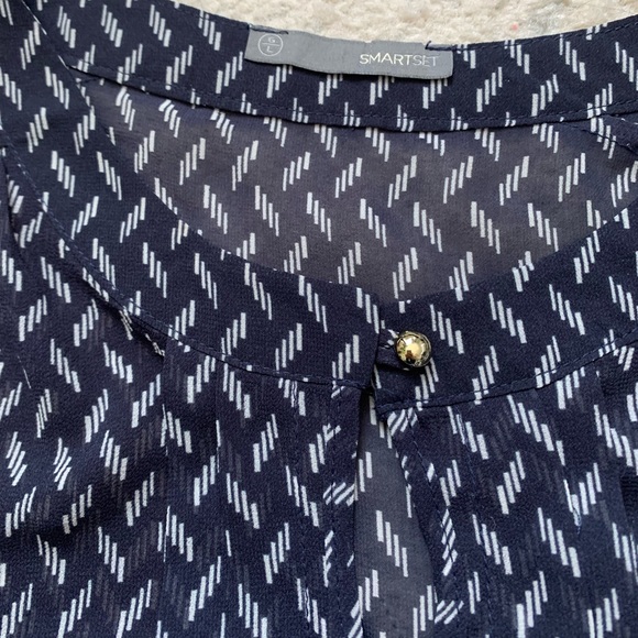 Smart Set Navy Sheer Blouse Sz Large - Picture 3 of 4